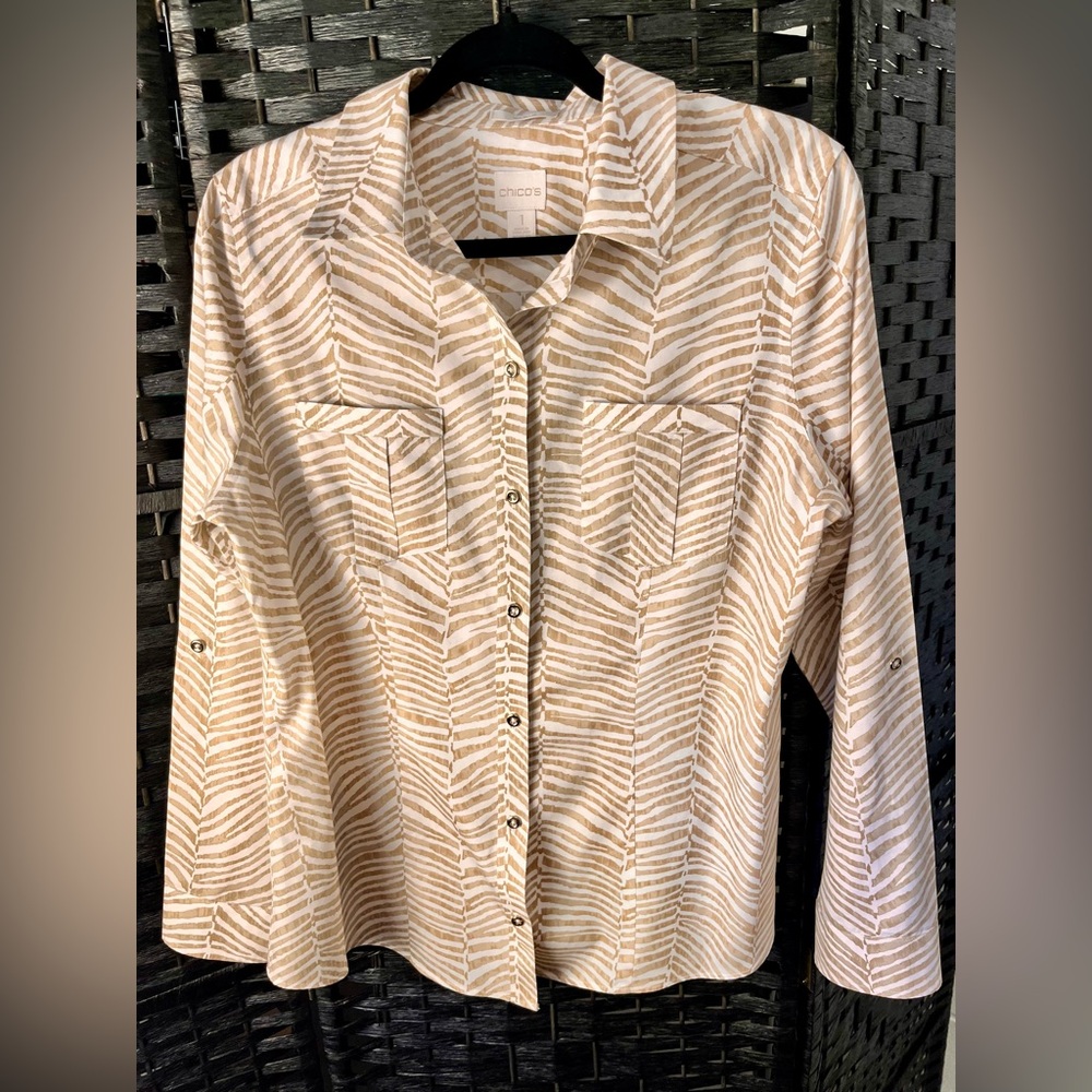Chico's Tan Patterned Button-Down, No-Iron Shirt Size 1